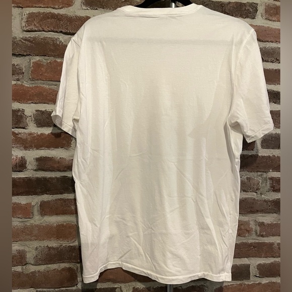 2/$15 American Eagle White T-Shirt Size Medium - Picture 3 of 9